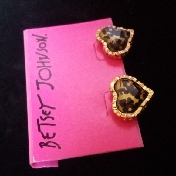 New Vintage BETSEY JOHNSON Leaping Leopards Faceted Leopard Print Heart Earrings - Picture 4 of 7